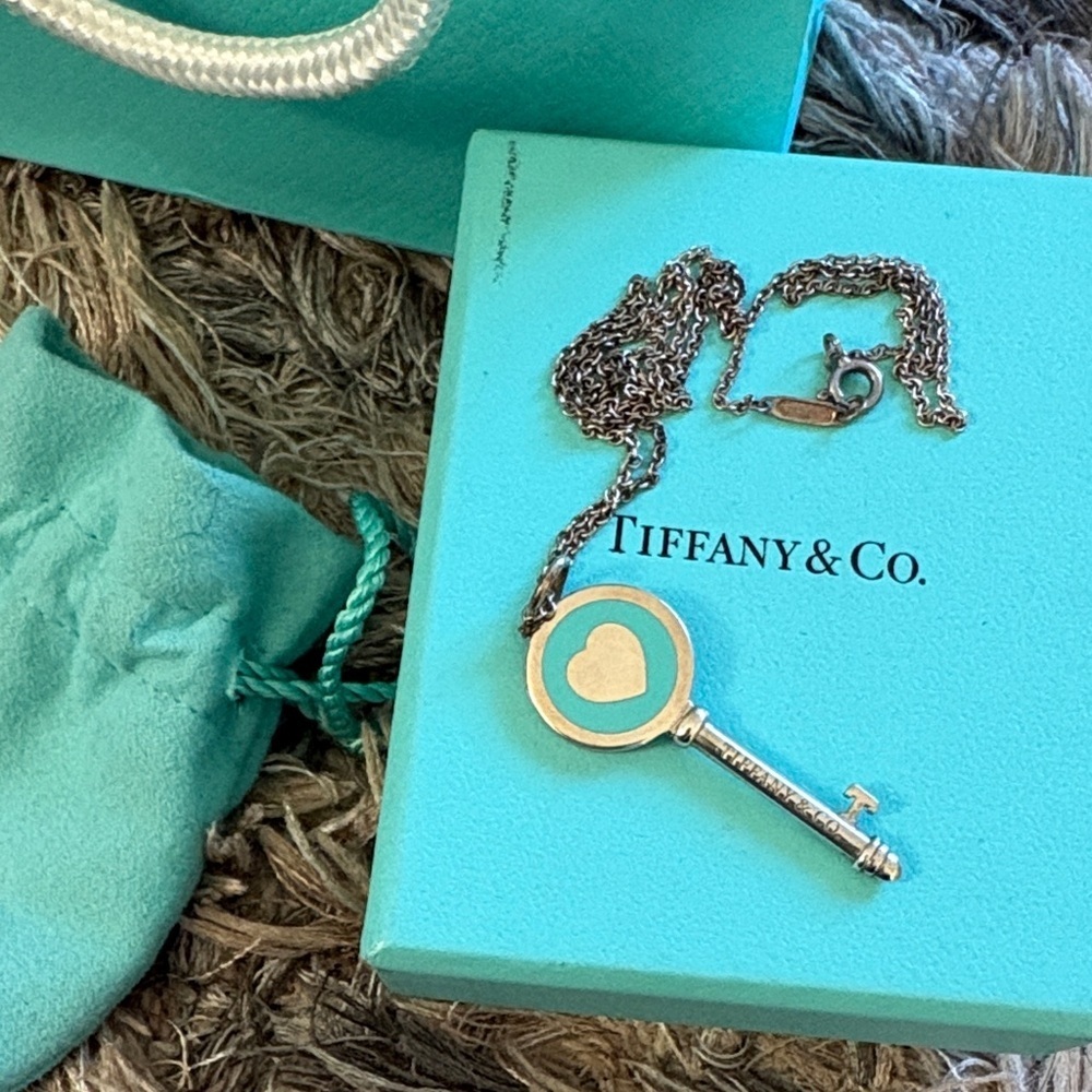 Tiffany & Co. Silver Key Pendant Necklace Pouch Box Bag - Picture 5 of 5